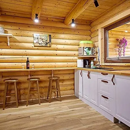 Ξενοδοχείο Z Bala Przy Plazy- Klimatyzowane - Jacuzzi, Sauna, Lody, Popcorn, Ryba Wedzona I Ognisko Gratis-od Maja! Dziwnów