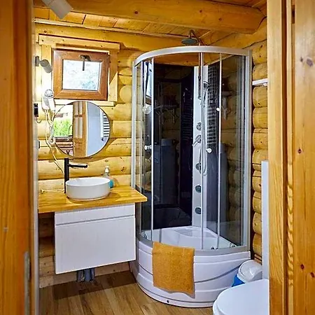 Hotel Z Bala Przy Plazy- Klimatyzowane - Jacuzzi, Sauna, Lody, Popcorn, Ryba Wedzona I Ognisko Gratis-od Maja! Dziwnów