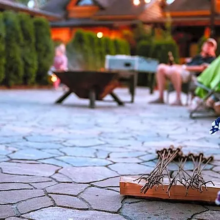 Z Bala Przy Plazy- Klimatyzowane - Jacuzzi, Sauna, Lody, Popcorn, Ryba Wedzona I Ognisko Gratis-od Maja! Dziwnów